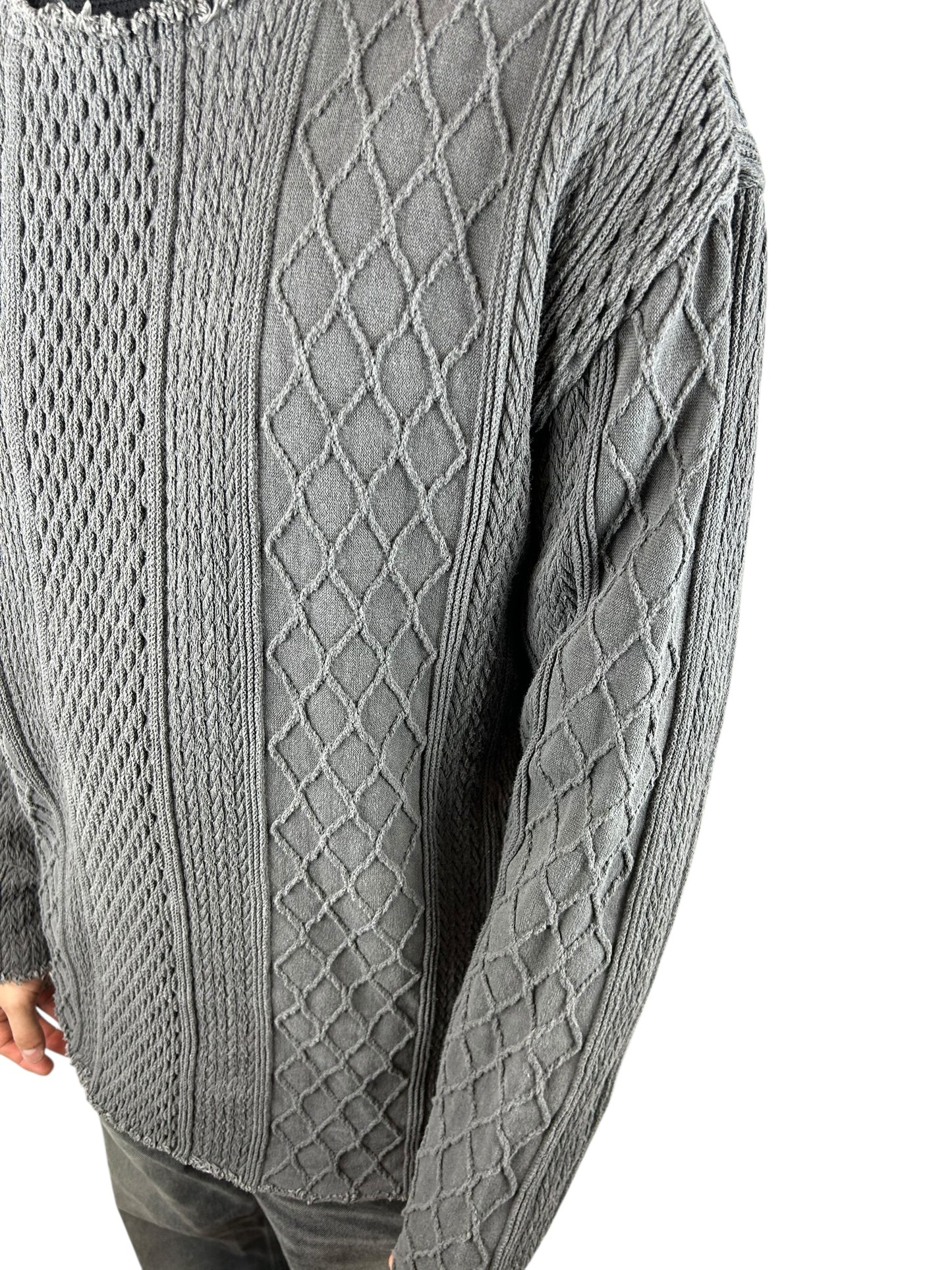 Cal O Line Distressed Hem Cable Knit Pullover (L)