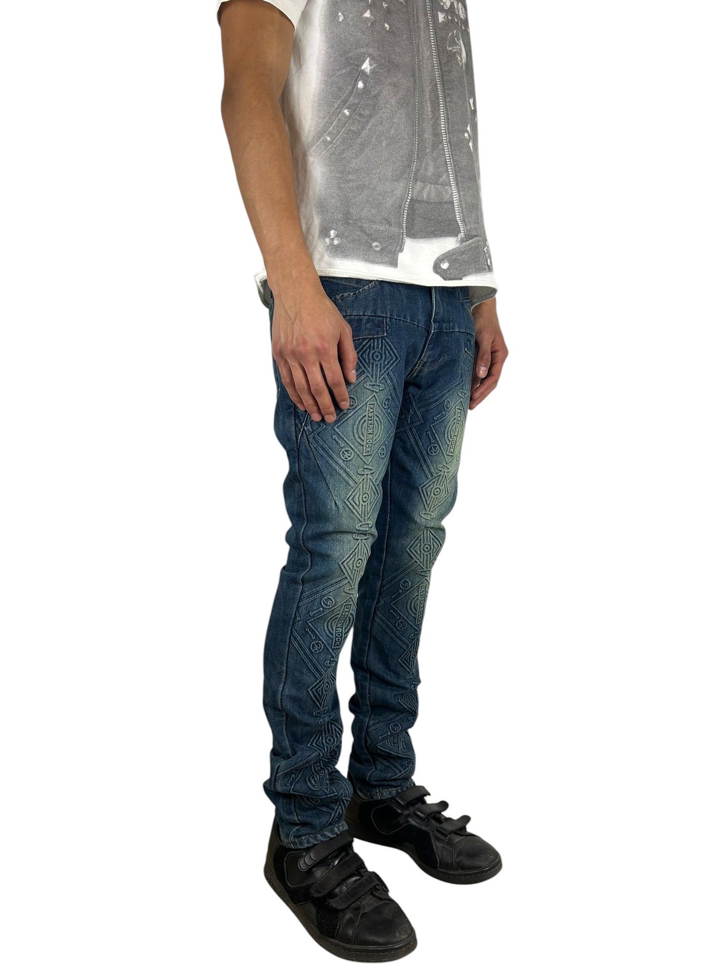 2011 PPFM Eastern Rock
Embroidered Motif Denim (32x32.5)