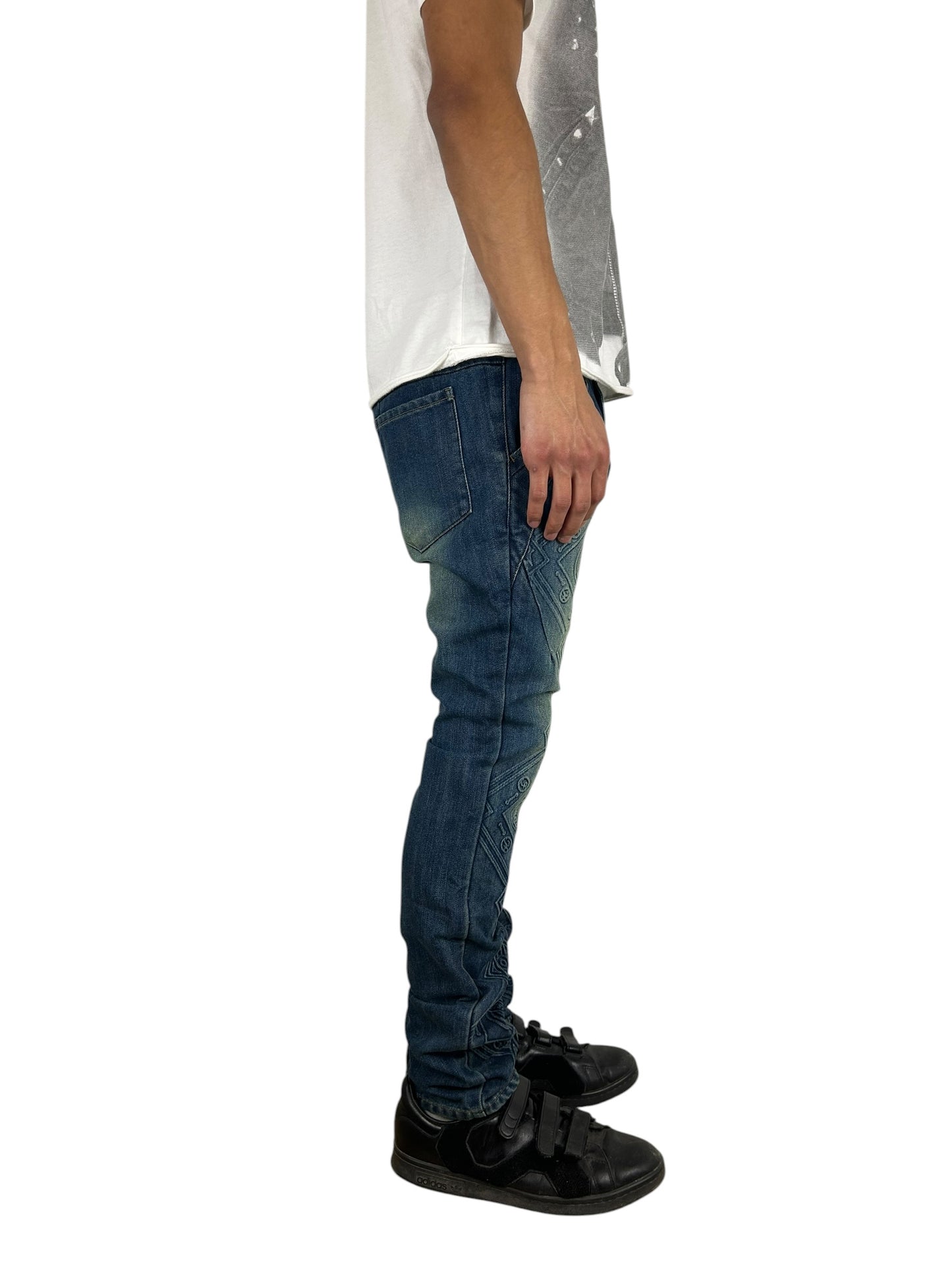 2011 PPFM Eastern Rock
Embroidered Motif Denim (32x32.5)