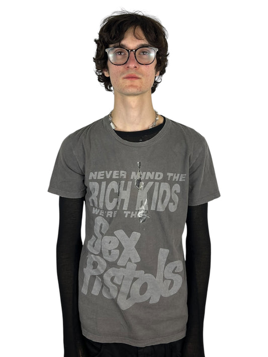 2000s Peel & Lift Dirty Laundry
"Sex Pistols" Graphic T-shirt (L)