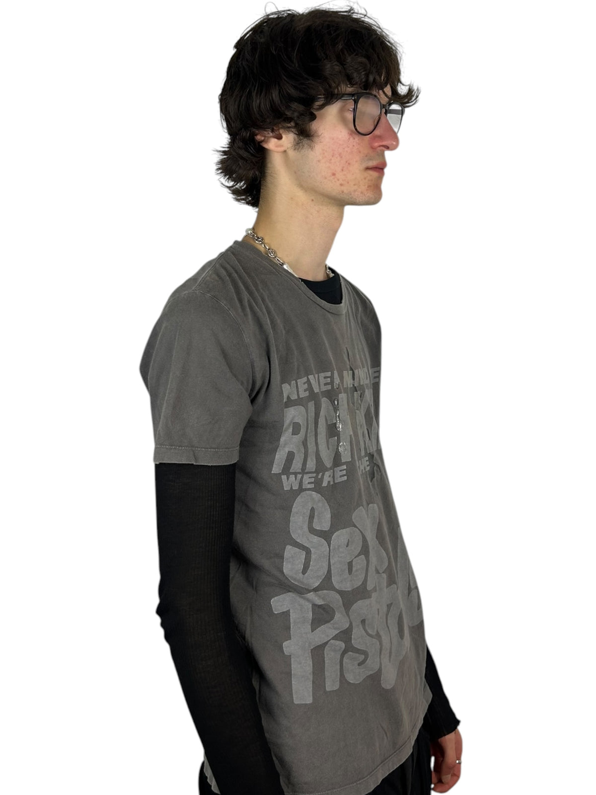 2000s Peel & Lift Dirty Laundry
"Sex Pistols" Graphic T-shirt (L)